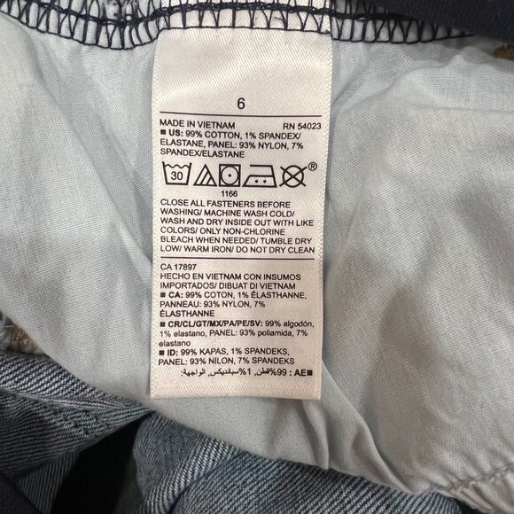 Old Navy Maternity Boyfriend Jeans - Picture 4 of 4